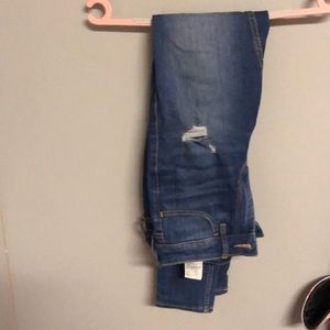 Medium wash high waisted Hollister jeans